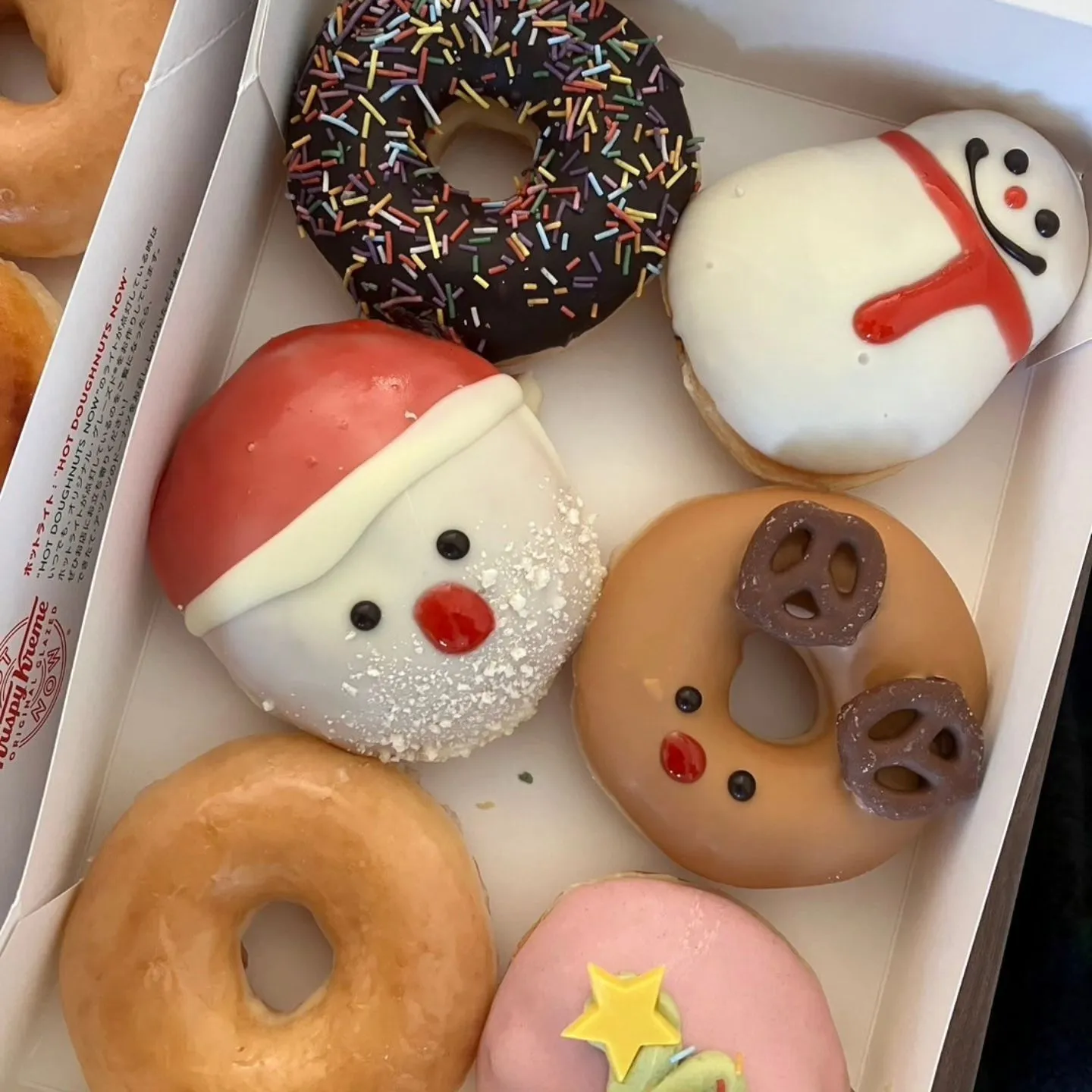 クリスピークリームの期間限定！ホリデーダズン🍩