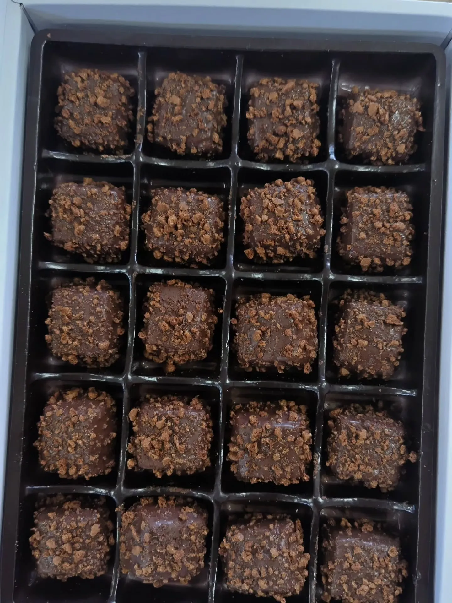 奈良へ旅行へ行ったスタッフからお土産いただきました！