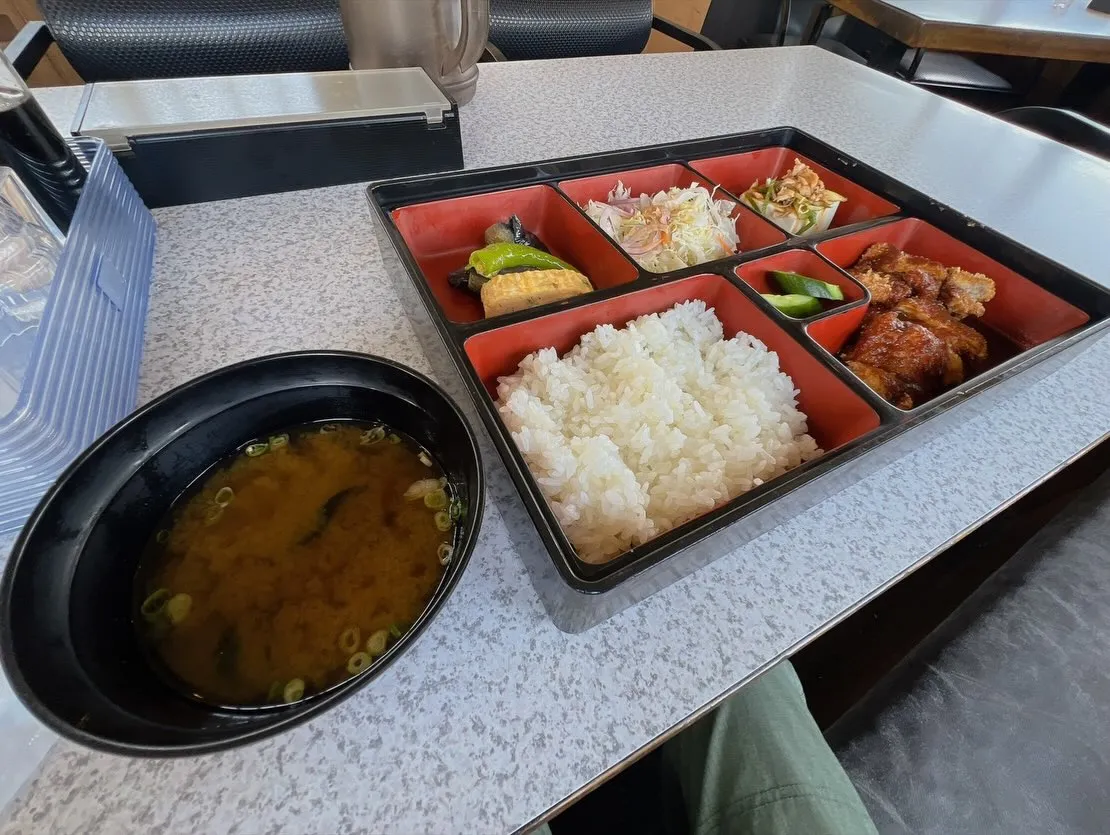 店舗のすぐ近くにある、めっしどーるパキさん✨